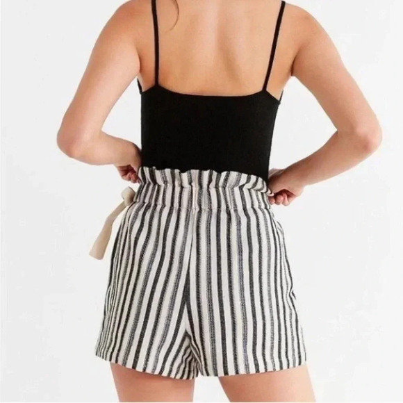 Urban Outfitters Striped Paper Bag Skort - Picture 7 of 8